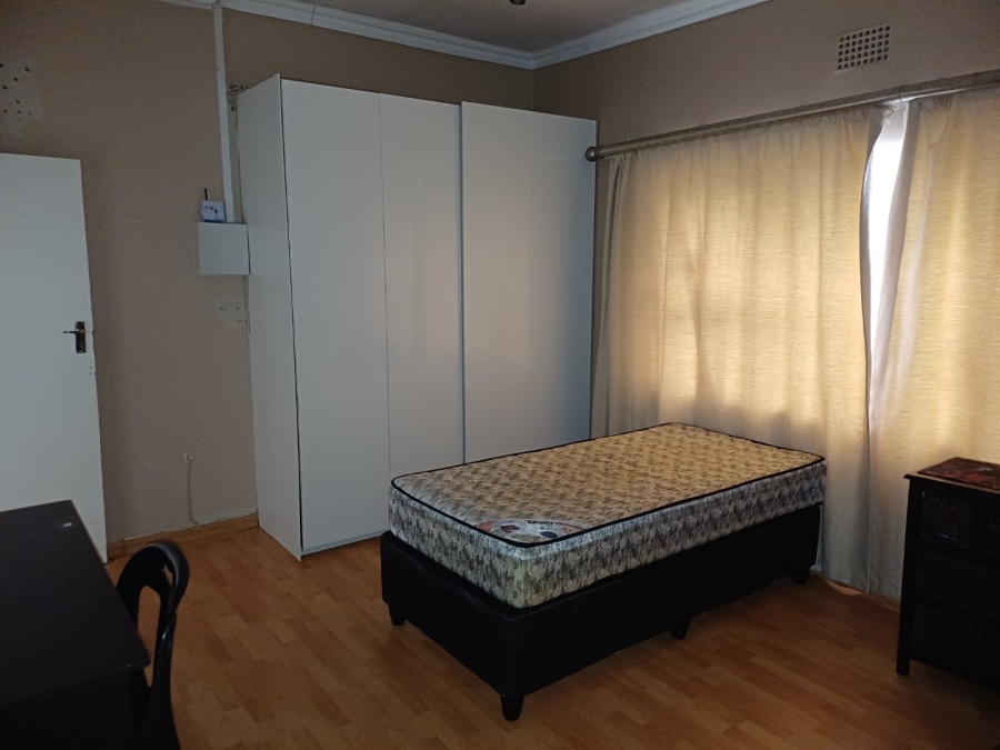 5 Bedroom Property for Sale in Park West Free State